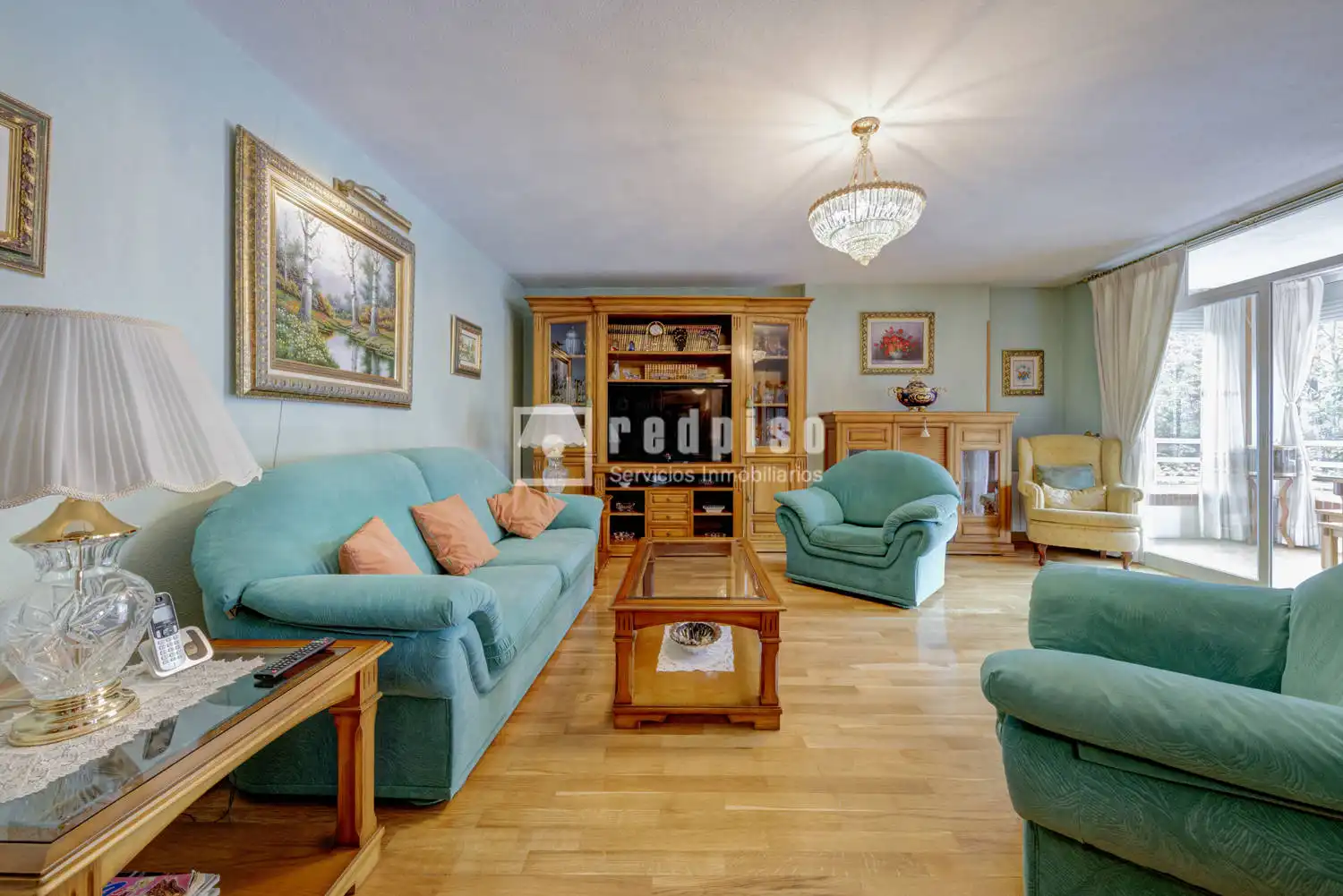 Living room of Flat for sale in Pozuelo de Alarcón  with Heating, Private garden and Parquet flooring