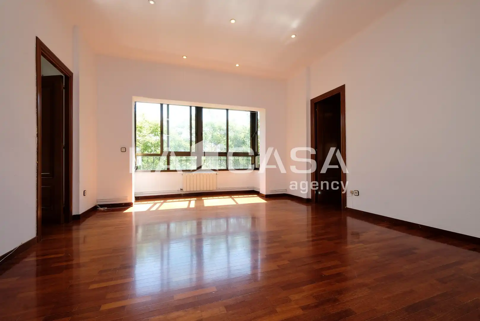 Piso en venta en Barcelona con Calefacción y Balcón