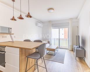 Sala d'estar de Apartament de lloguer en  Madrid Capital amb Aire condicionat, Calefacció i Terrassa