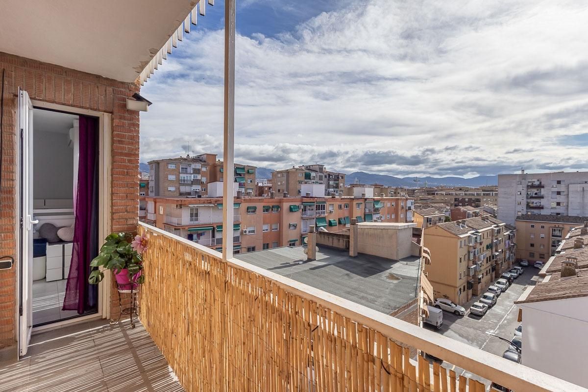 Terraza de Piso en venta en  Granada Capital con Aire acondicionado