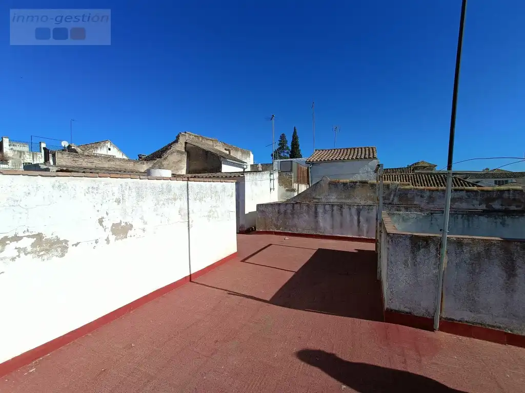 Vista exterior de Edifici en venda en Córdoba