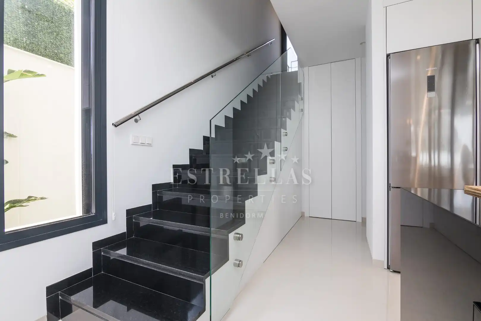 Chalet con piscina en venta en Golf Bahía, imagen 15