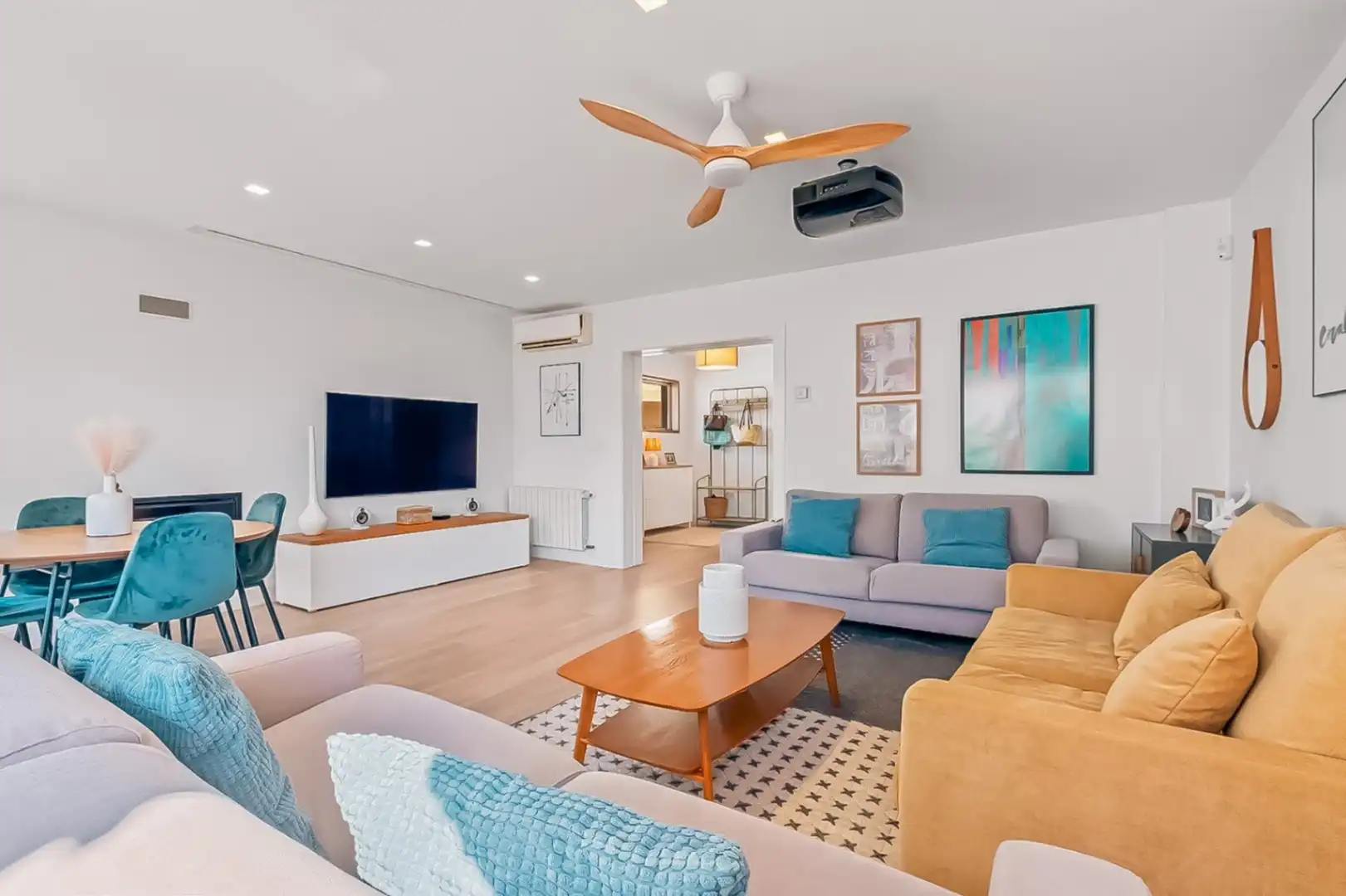 Sala de estar de Casa o chalet en venta en L'Alfàs del Pi con Aire acondicionado, Calefacción y Piscina
