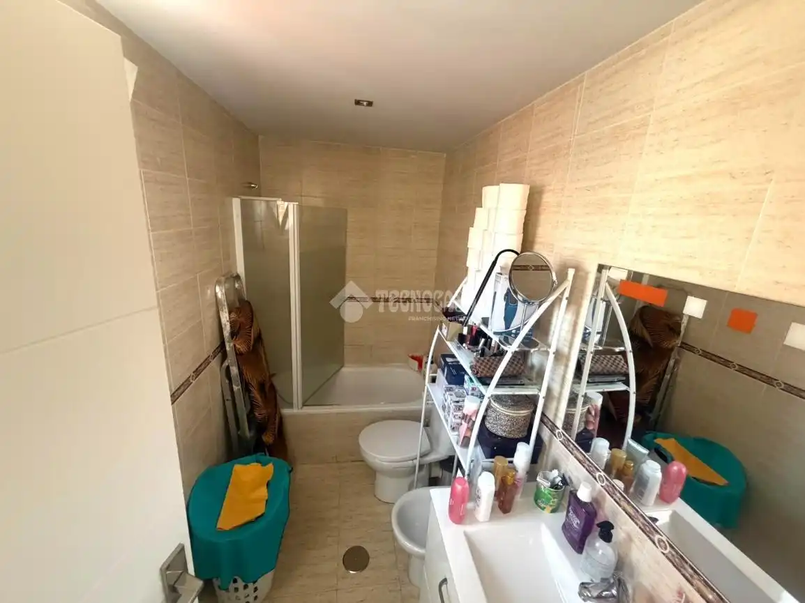 Baño de Piso en venta en Parla con Aire acondicionado y Calefacción