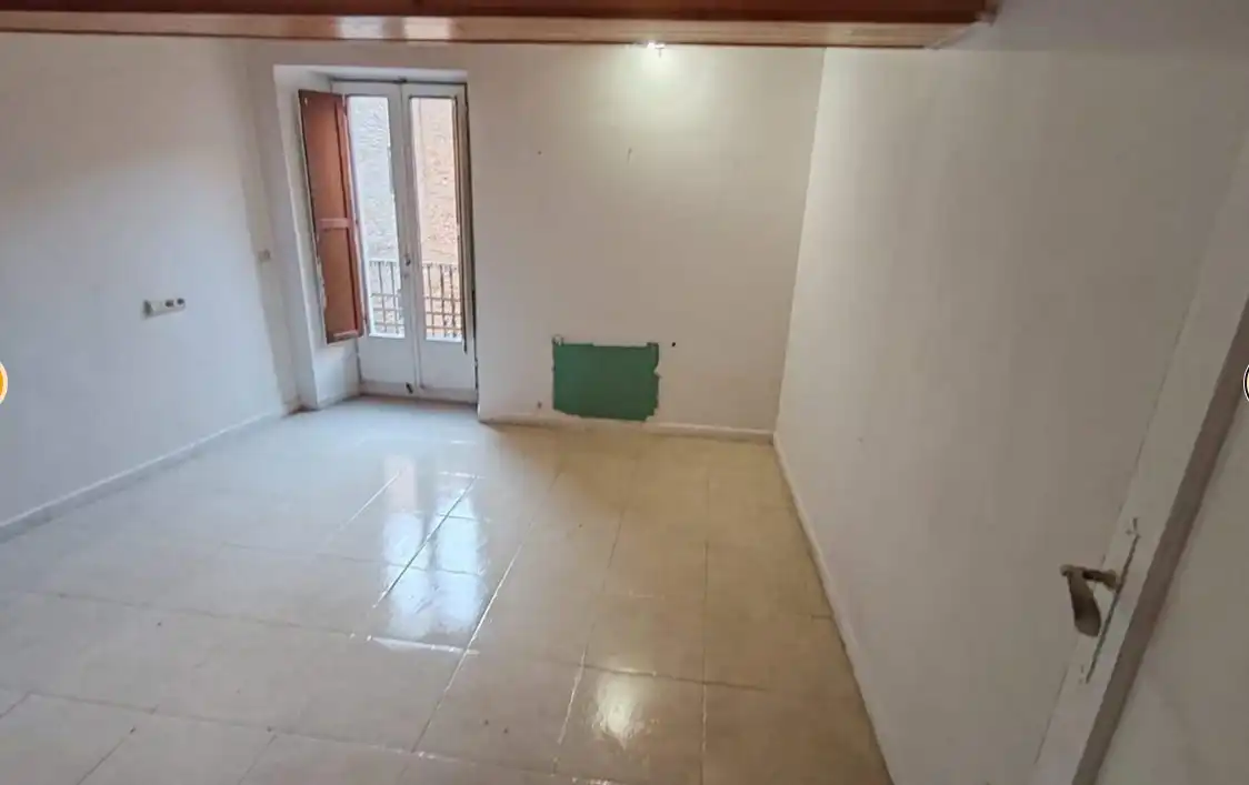 Dormitori de Casa adosada en venda en Cabanes (Girona) amb Balcó