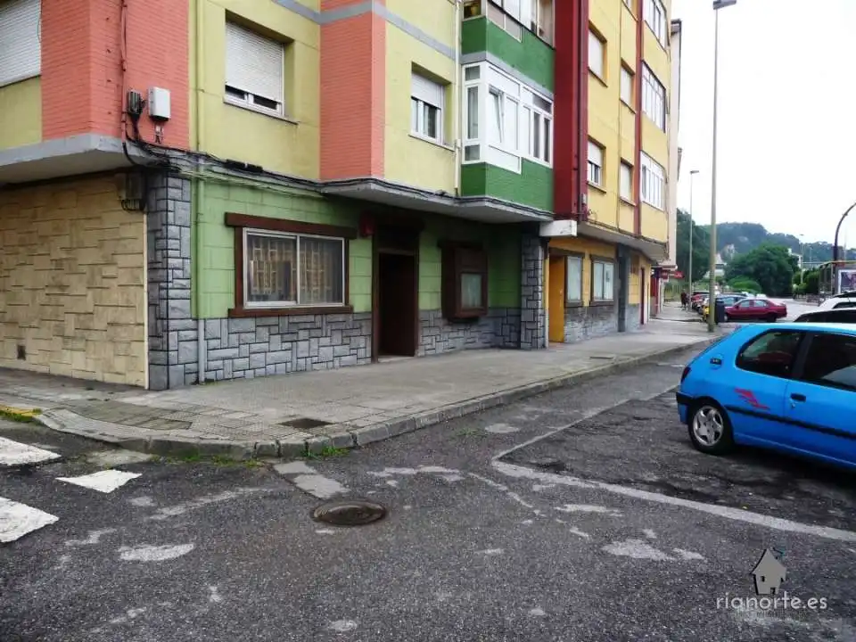 Local comercial en venta en Jardín de Cantos - El Nodo