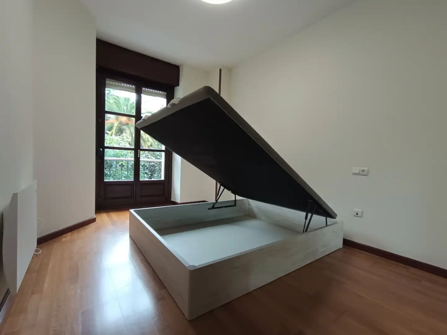 Bedroom of Flat for rent in Gijón   with Heating, Terrace and Balcony