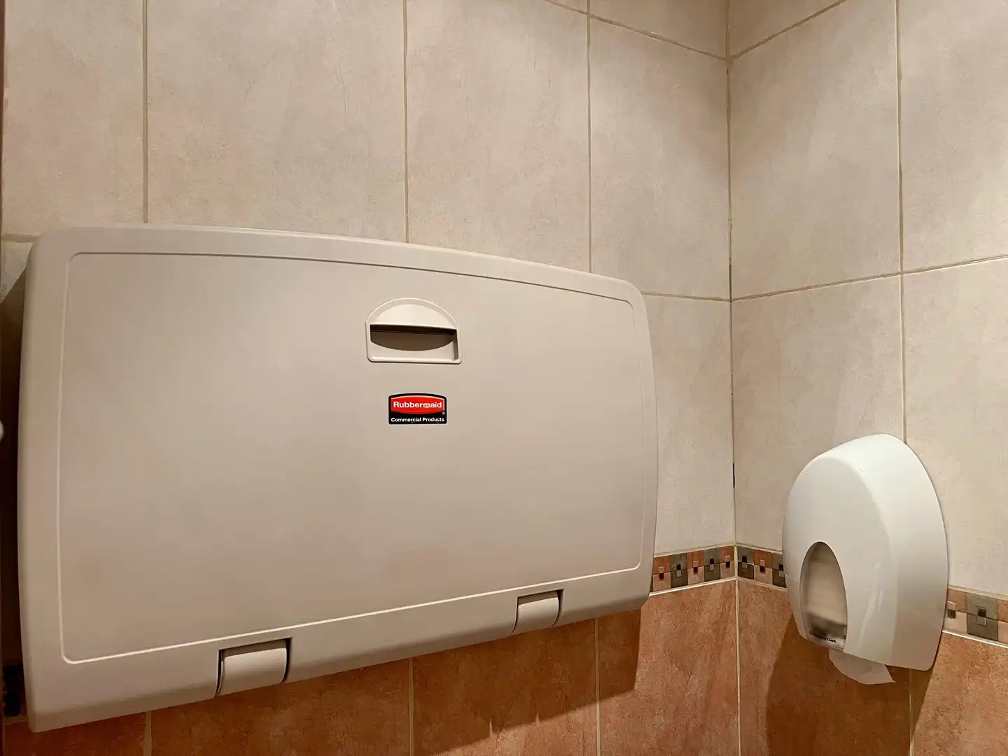 Bathroom of Country homes for sale in Cornudella de Montsant  with Air Conditioner, Oven and Washing machine