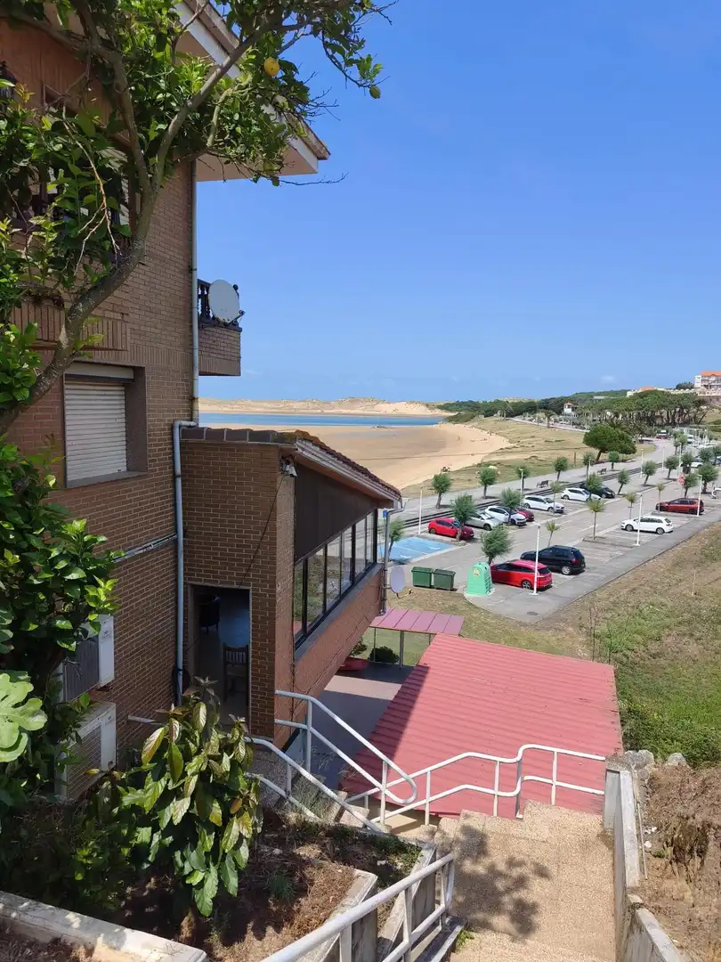 Aparcament de Casa o xalet en venda en Miengo amb Calefacció, Terrassa i Moblat