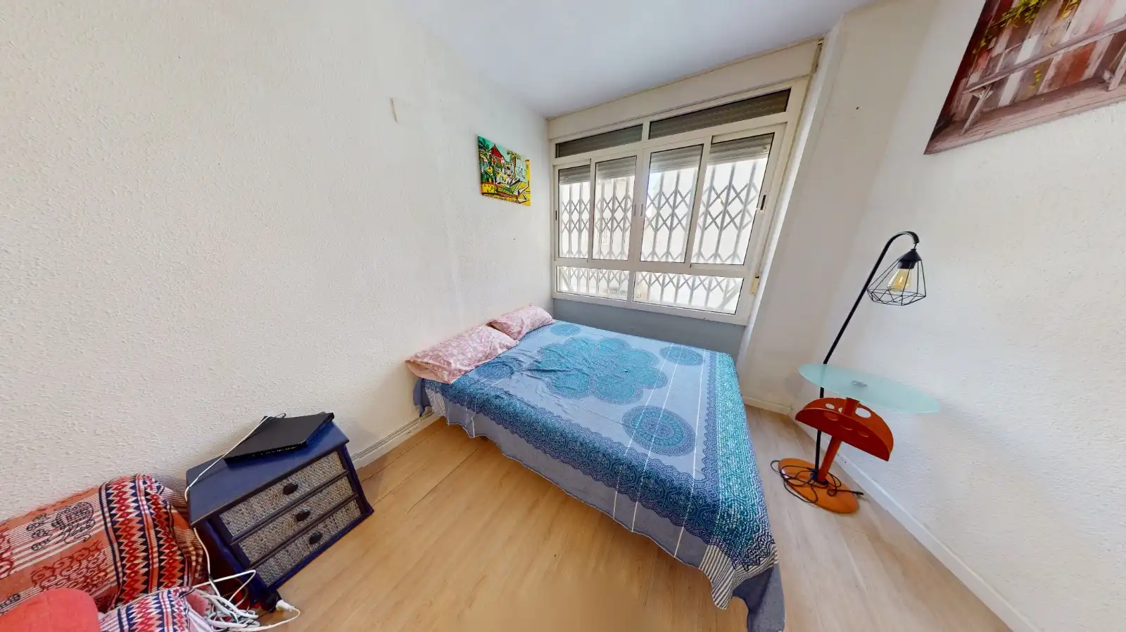 Dormitori de Pis en venda en Torrevieja amb Aire condicionat, Jardí privat i Parquet