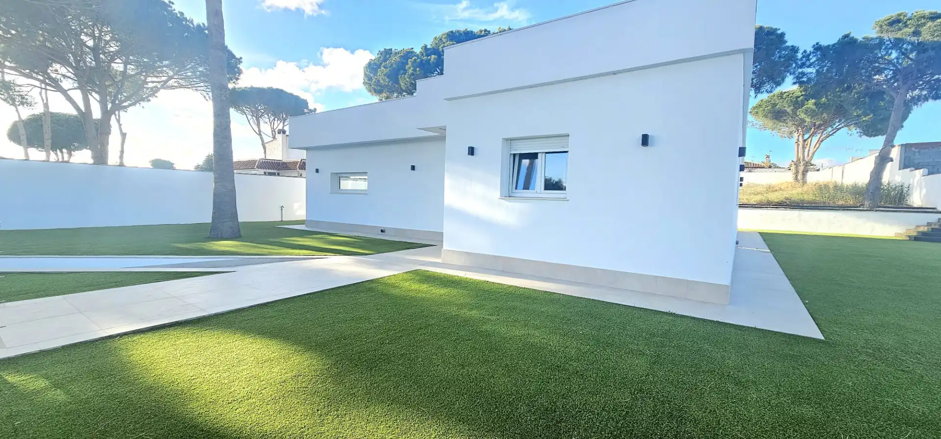 Vista exterior de Casa o xalet en venda en Chiclana de la Frontera