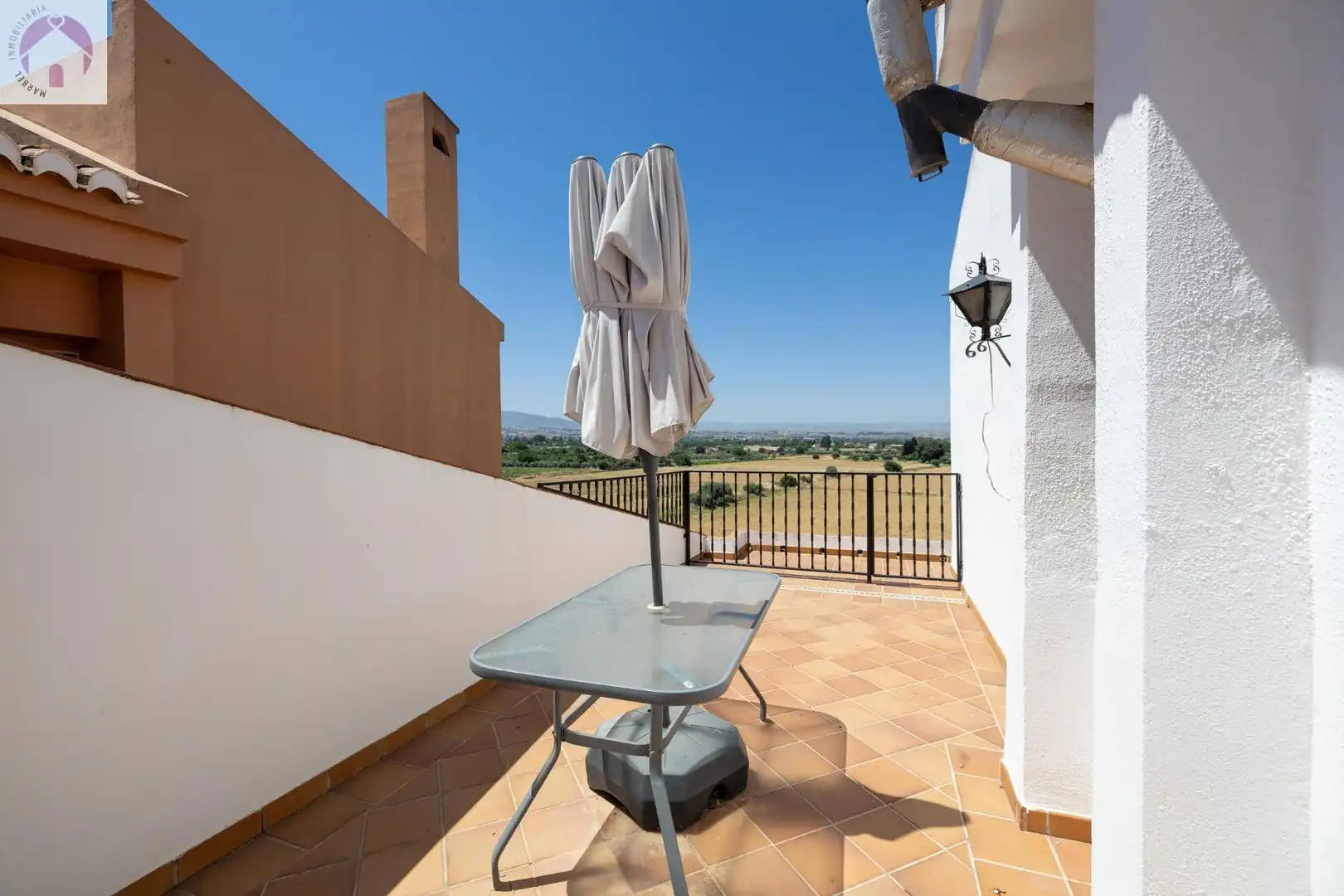 Terrassa de Casa adosada en venda en Granada amb Calefacció, Jardí privat i Terrassa