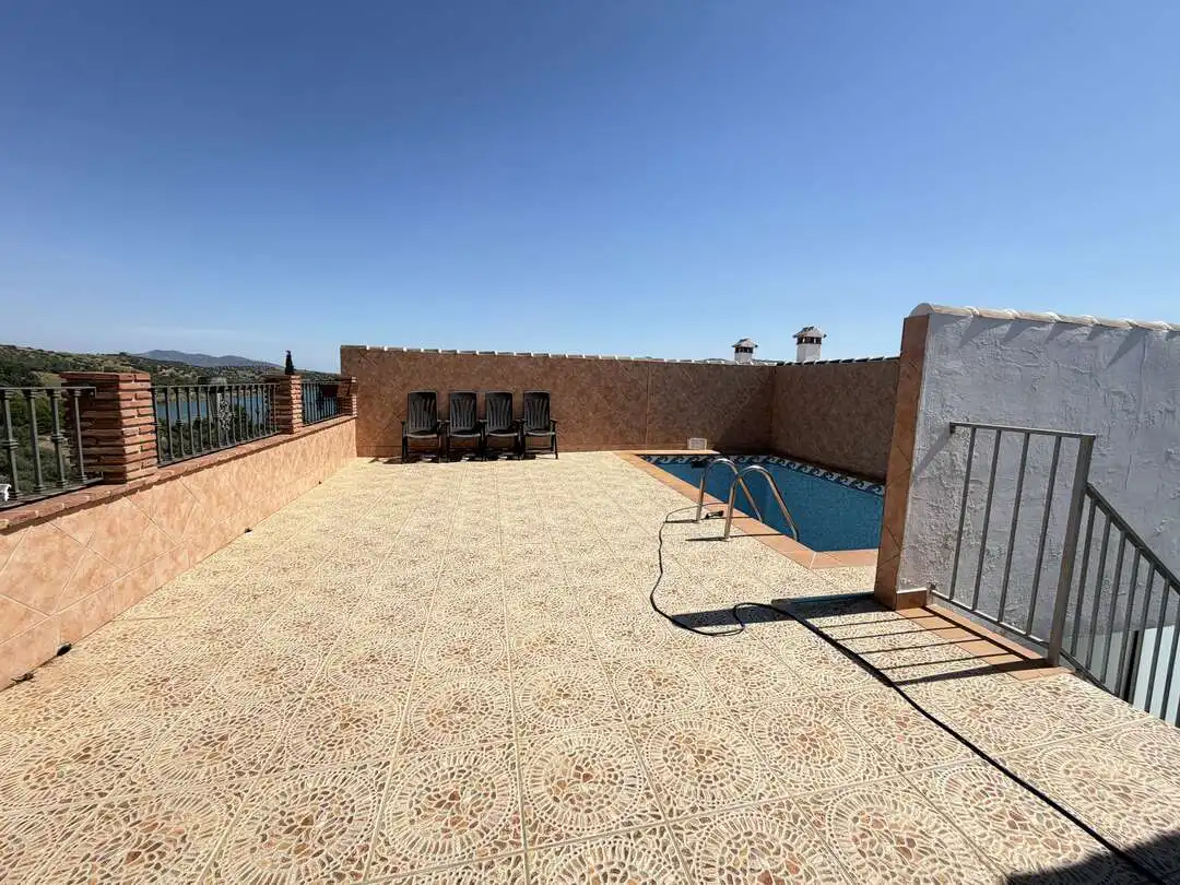 Piscina de Casa o chalet de alquiler en Periana con Terraza y Piscina