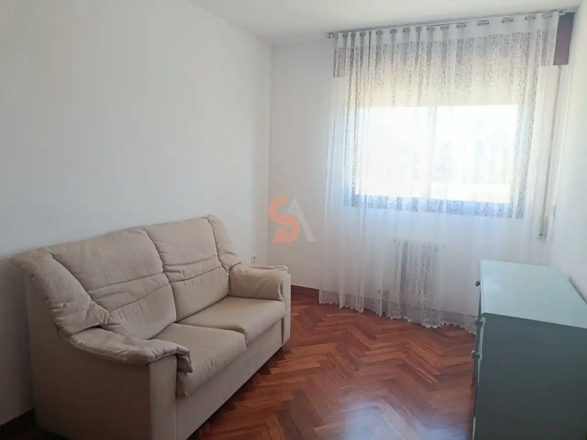 Bedroom of Flat for rent in Valladolid  with Heating, Terrace and Storage room