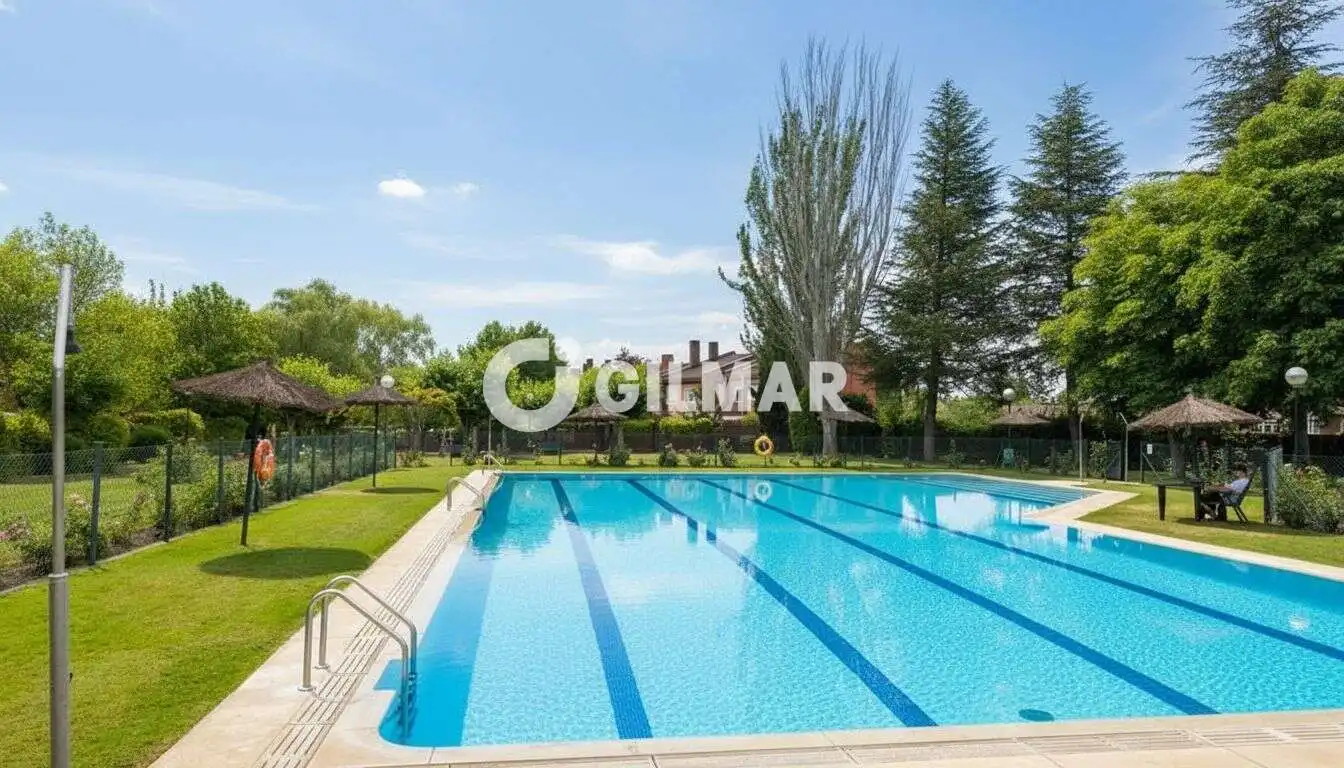 Adosado con piscina en venta en Zona Monte El Pilar, imagen 34