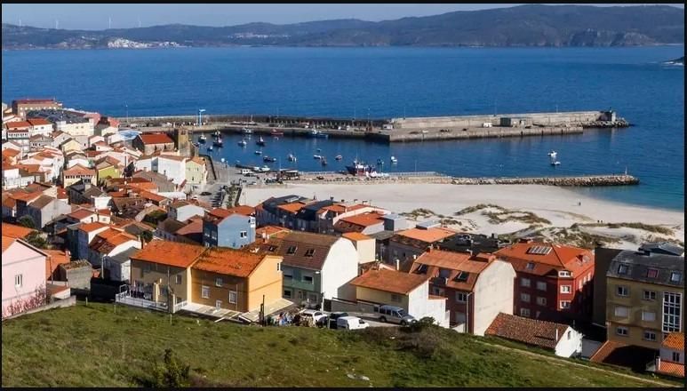 Exterior view of Flat for sale in Laxe  with Heating