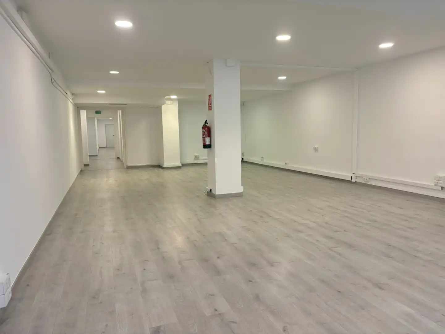 Office for rent in Barcelona  with Air Conditioner