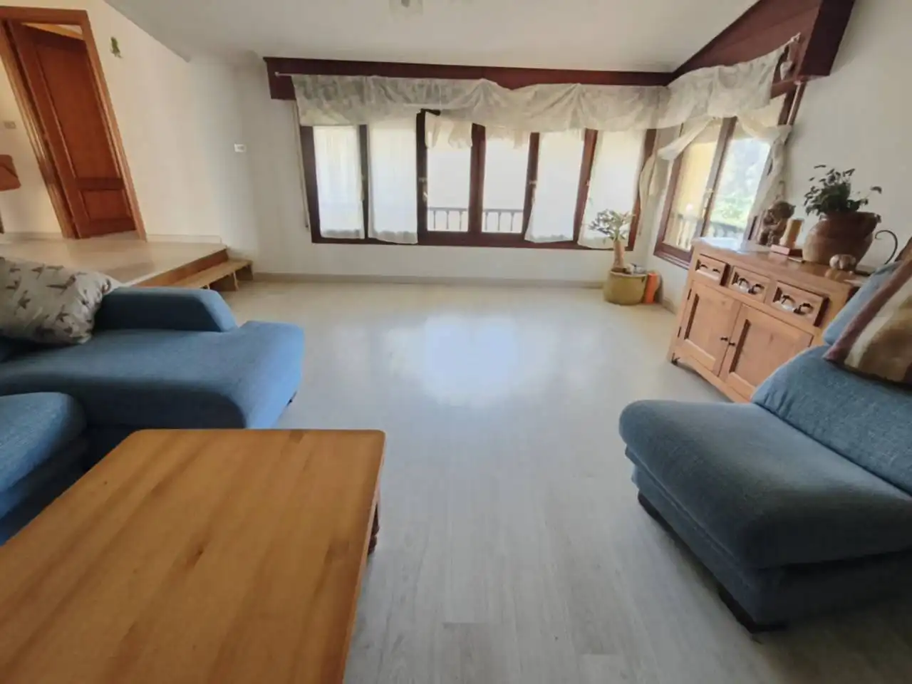 Sala d'estar de Casa o xalet en venda en Muskiz amb Jardí privat i Terrassa