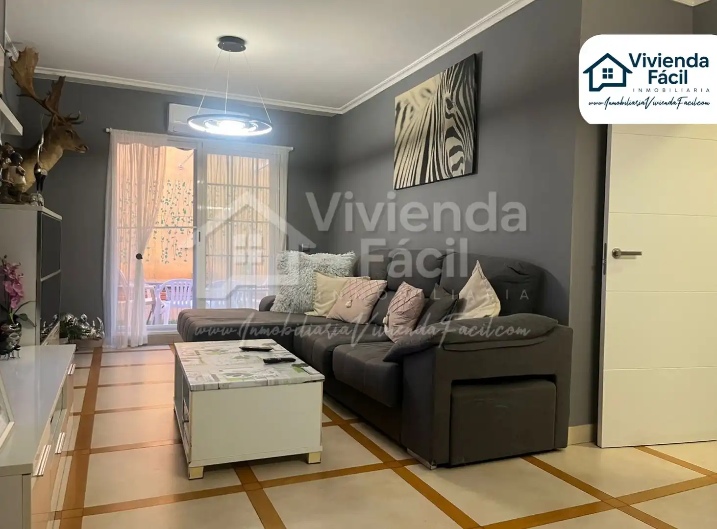Living room of Flat for sale in Alcobendas  with Air Conditioner, Heating and Parquet flooring