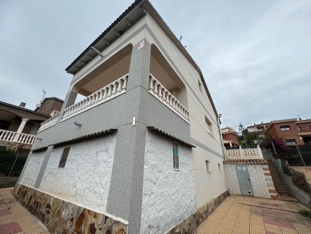 Exterior view of House or chalet for sale in El Vendrell  with Private garden, Terrace and Storage room