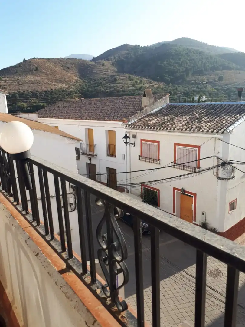 Vista exterior de Casa o xalet en venda en Bayarque amb Terrassa, Moblat i Balcó