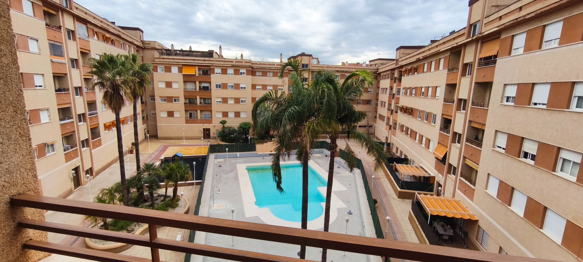 Vista exterior de Pis de lloguer en  Córdoba Capital amb Aire condicionat, Calefacció i Terrassa