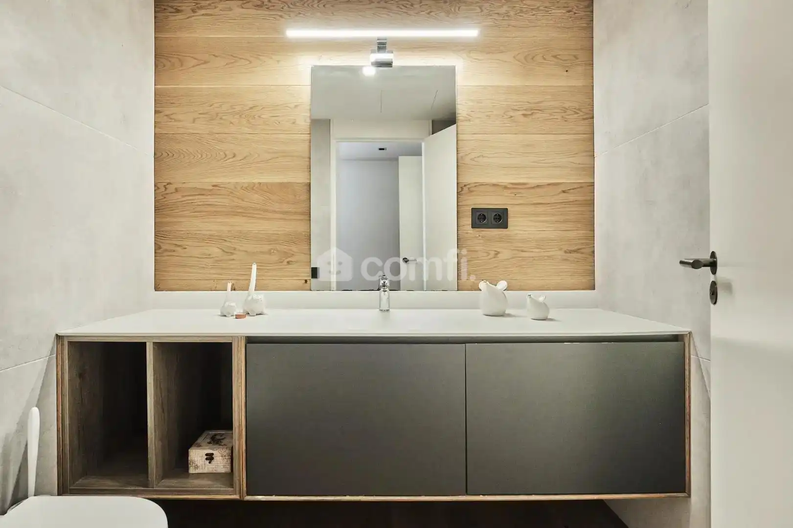 Badezimmer von Einfamilien-Reihenhaus zum Verkauf in Barcelona mit Klimaanlage, Heizung und Terrasse