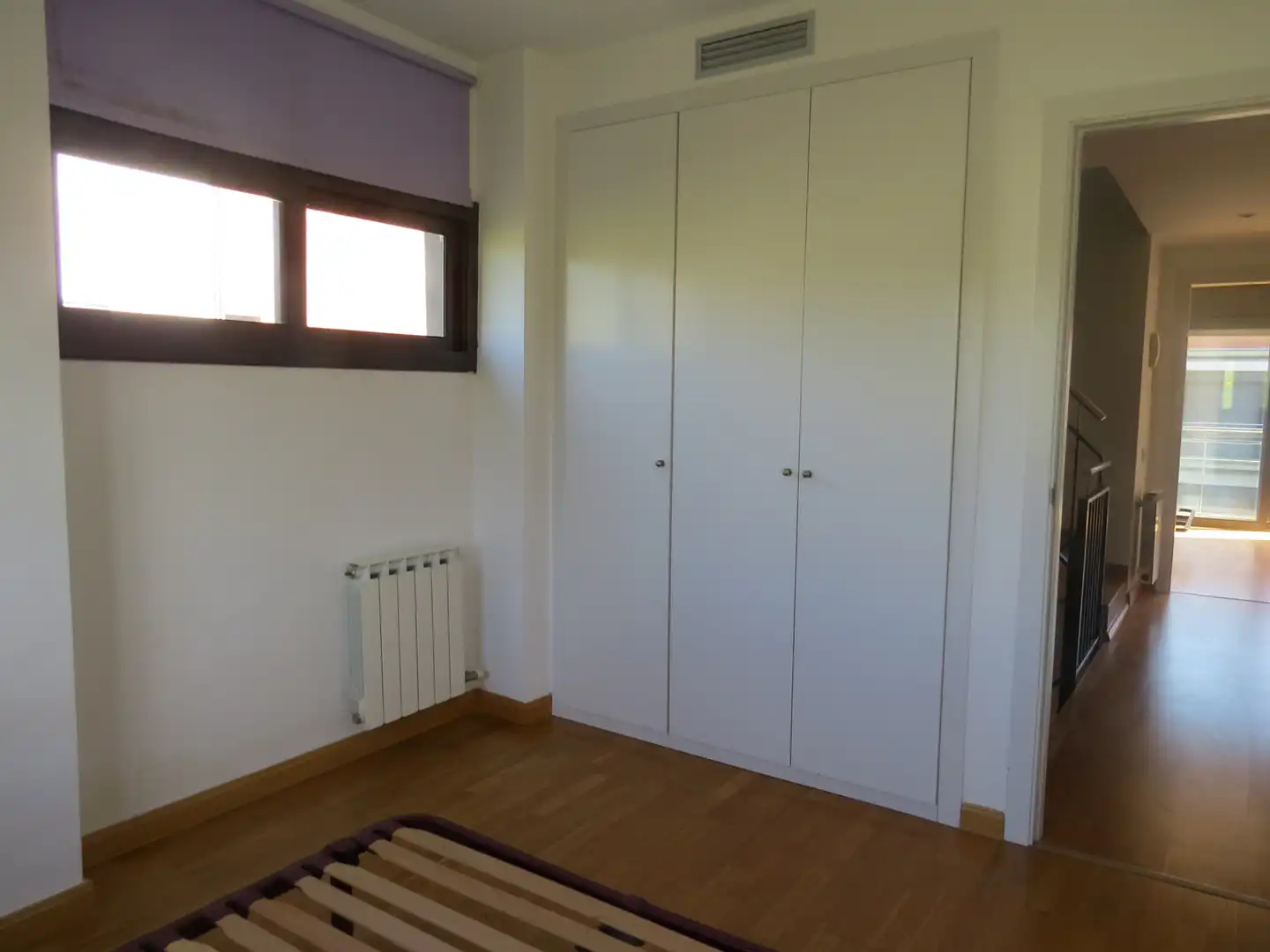 Schlafzimmer von Einfamilien-Reihenhaus zum Verkauf in Sant Andreu de Llavaneres mit Klimaanlage, Heizung und Parkett