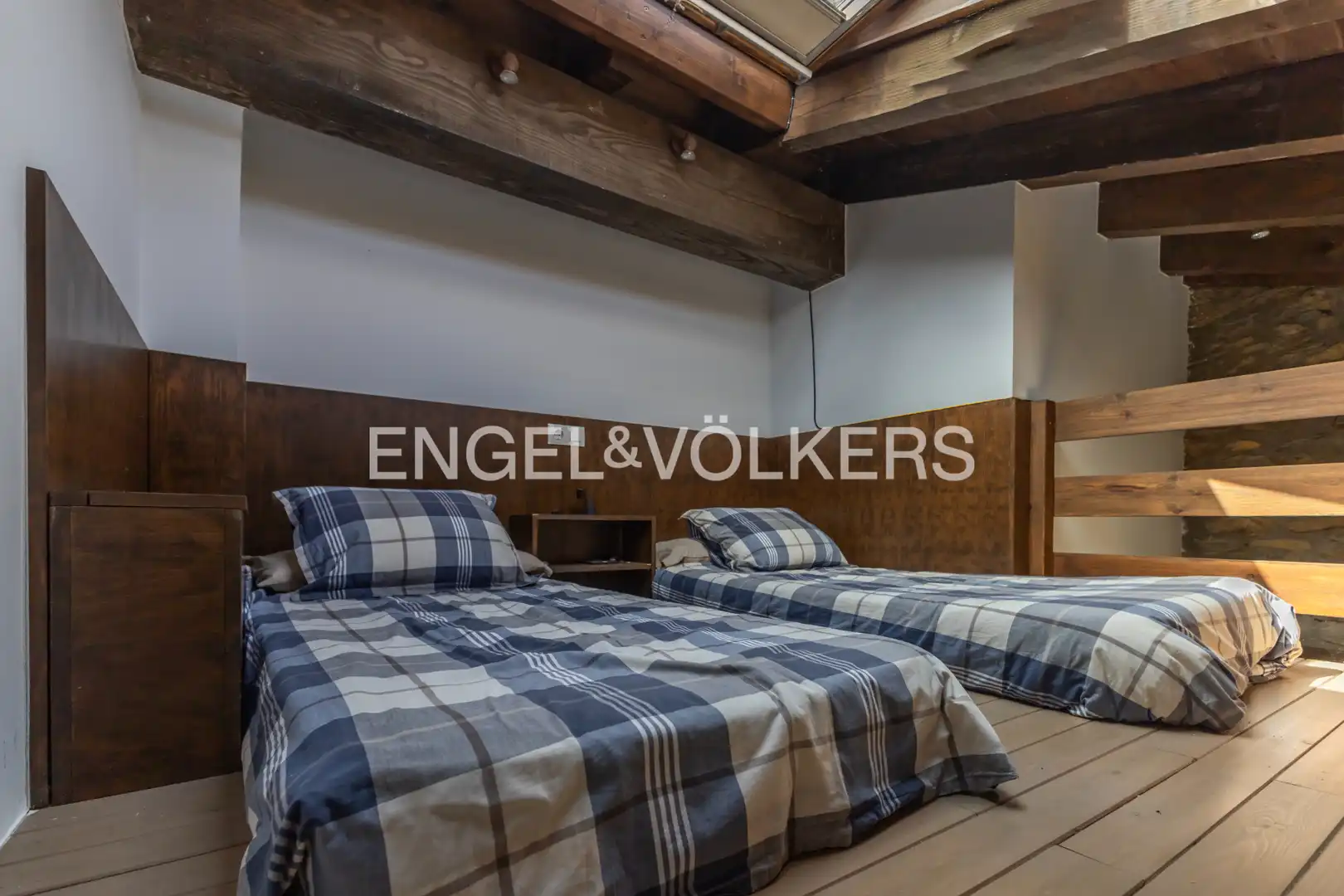 Habitación de Casa adosada en venta en Fontanals de Cerdanya con Calefacción, Parquet y Terraza