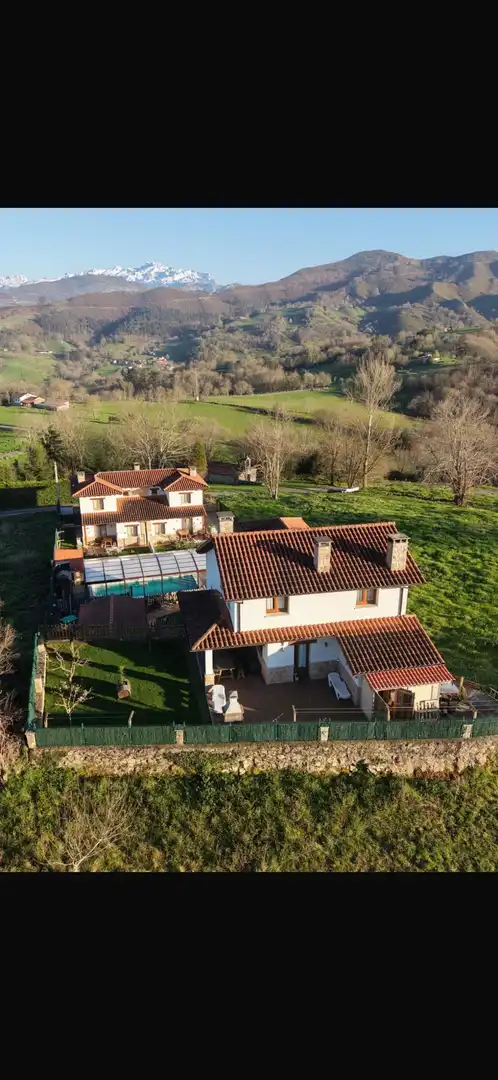 Edifici en venda en Parres