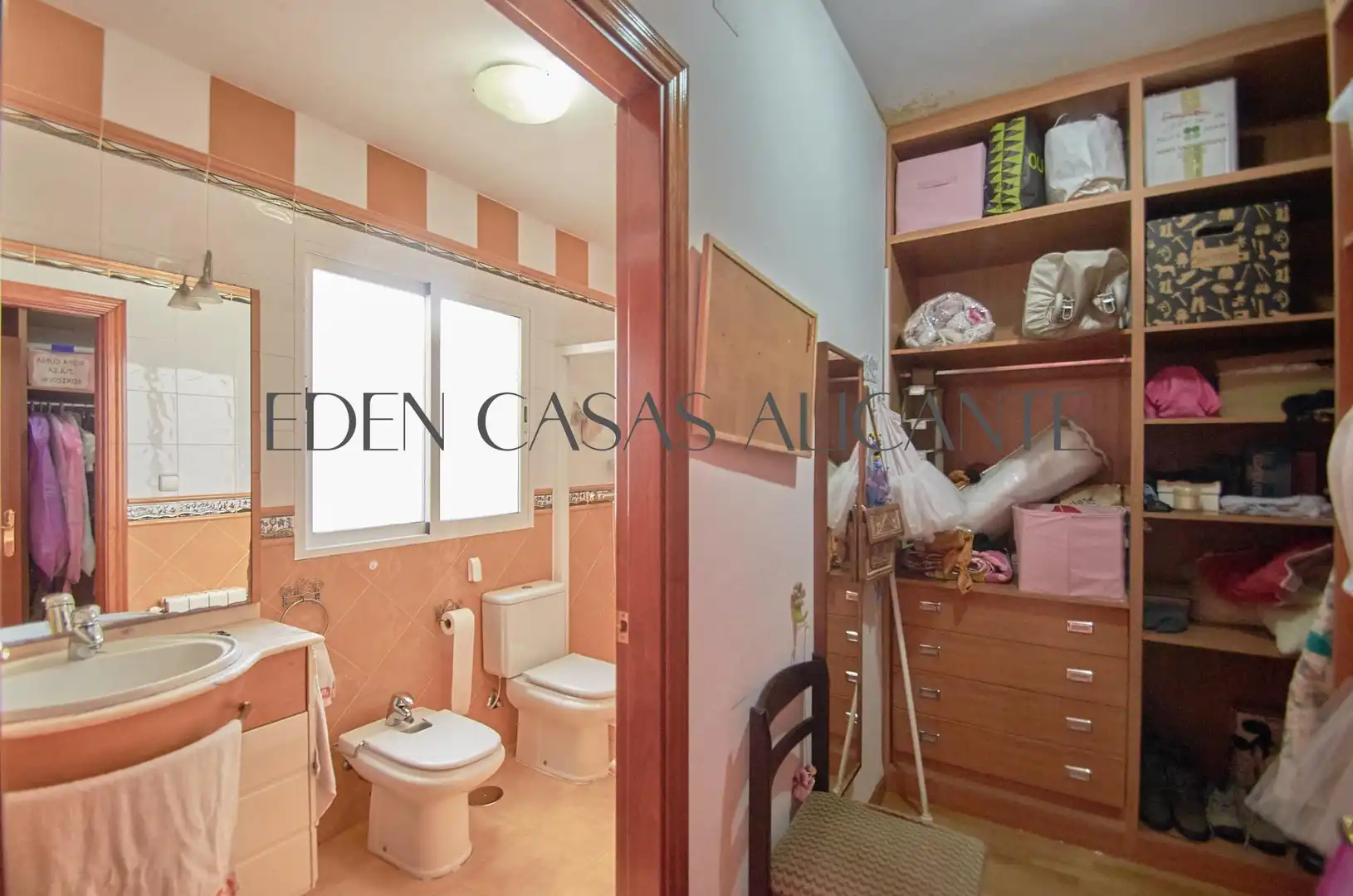 Dormitori de Casa adosada en venda en San Vicente del Raspeig / Sant Vicent del Raspeig amb Aire condicionat, Jardí privat i Parquet