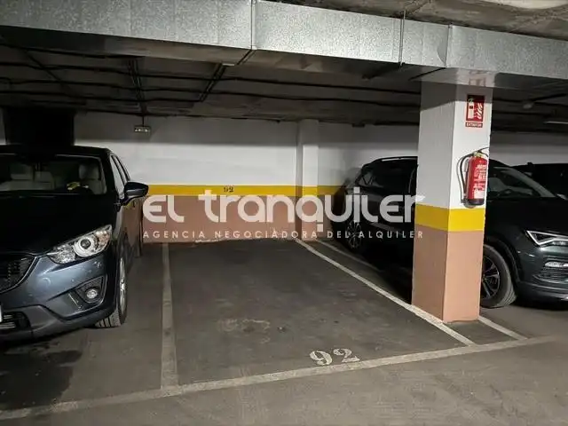 Aparcament de Pis de lloguer en Madrid amb Aire condicionat, Parquet i Terrassa