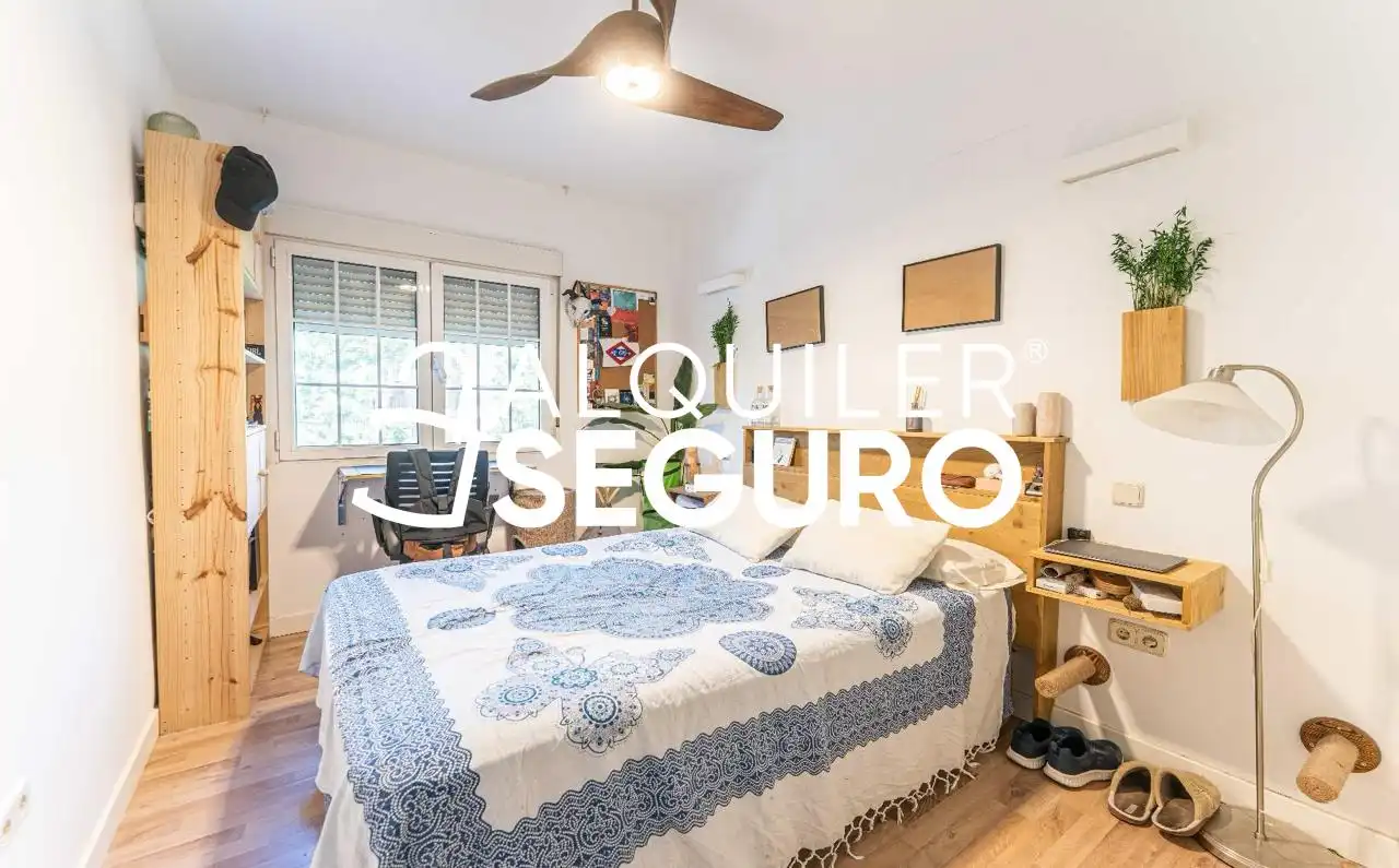 Habitación de Piso de alquiler en Ciudad Lineal