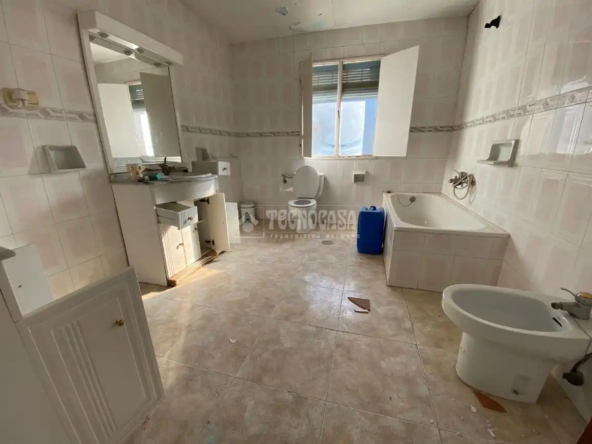 Baño de Casa adosada en venta en Torredonjimeno