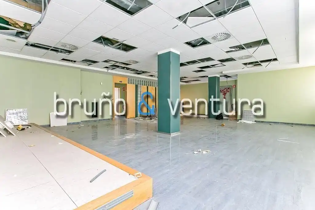 Local comercial en venda a Centre Vila, imagen 14