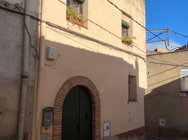 Landhaus mit Balkon zum Verkauf in Carrer del Dimarts 15