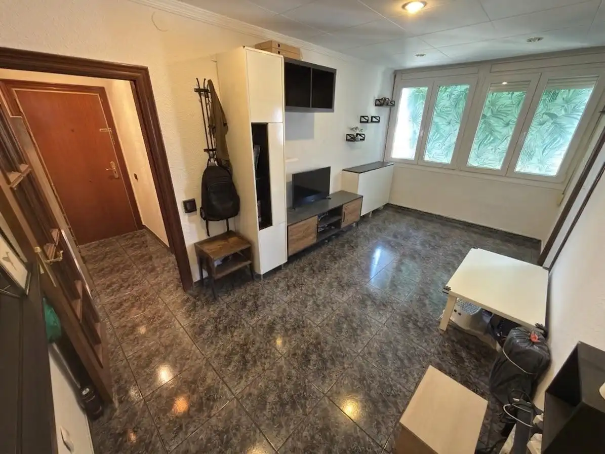 Living room of Flat for sale in Cornellà de Llobregat  with Air Conditioner, Oven and Washing machine