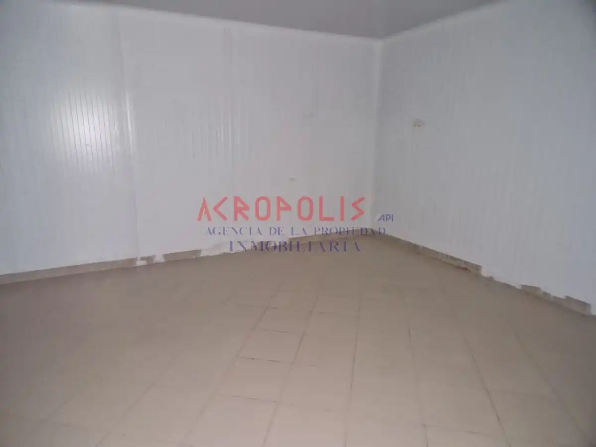 Business premises for sale in Benavente, imagen 2
