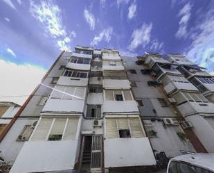 Exterior view of Flat for sale in  Sevilla Capital