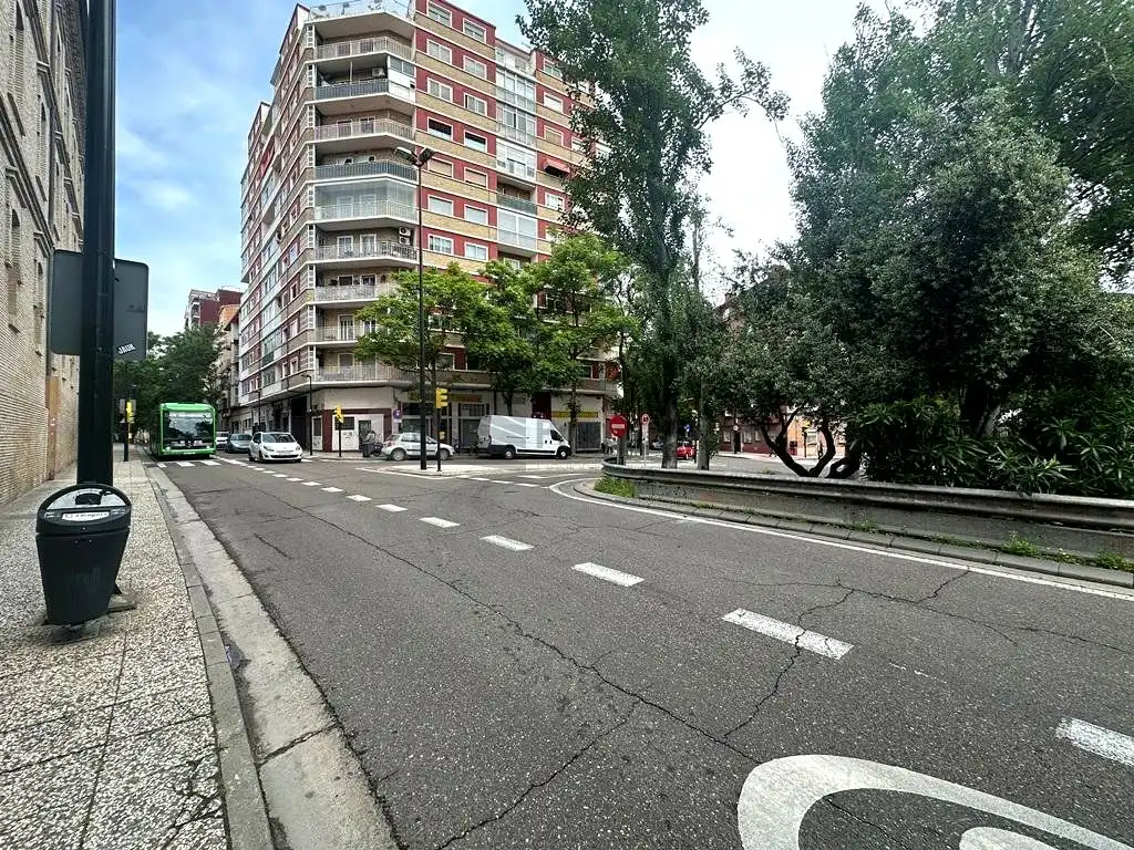 Ático de alquiler en De Alonso V, La Magdalena