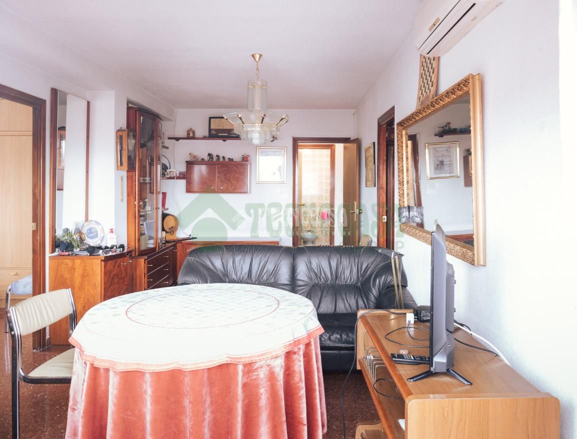 Sala d'estar de Pis en venda en  Granada Capital amb Balcó