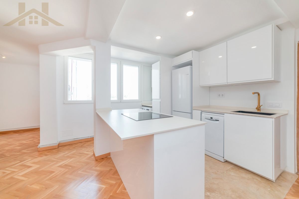 Cocina de Piso en venta en Pozuelo de Alarcón con Calefacción, Trastero y Amueblado