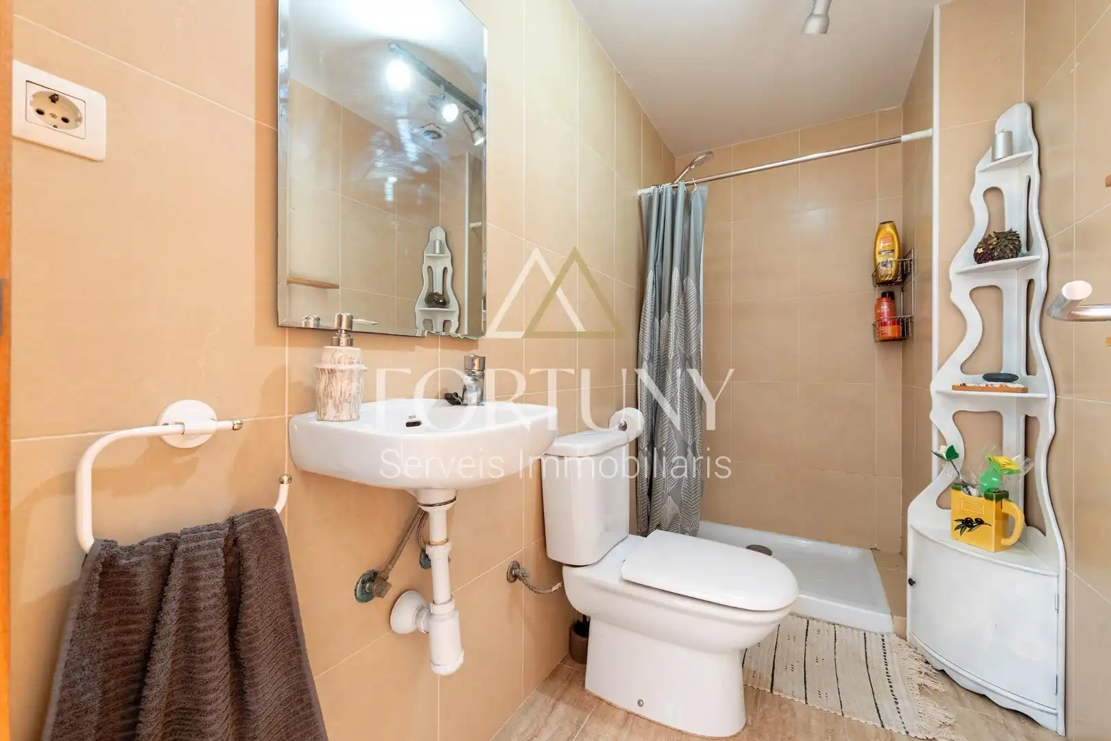 Baño de Piso en venta en La Pobla de Mafumet con Aire acondicionado y Calefacción