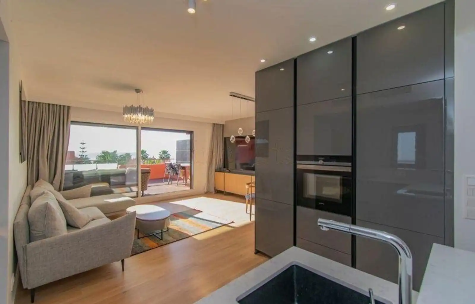 Apartamento con piscina en venta en Estepona Pueblo, imagen 12