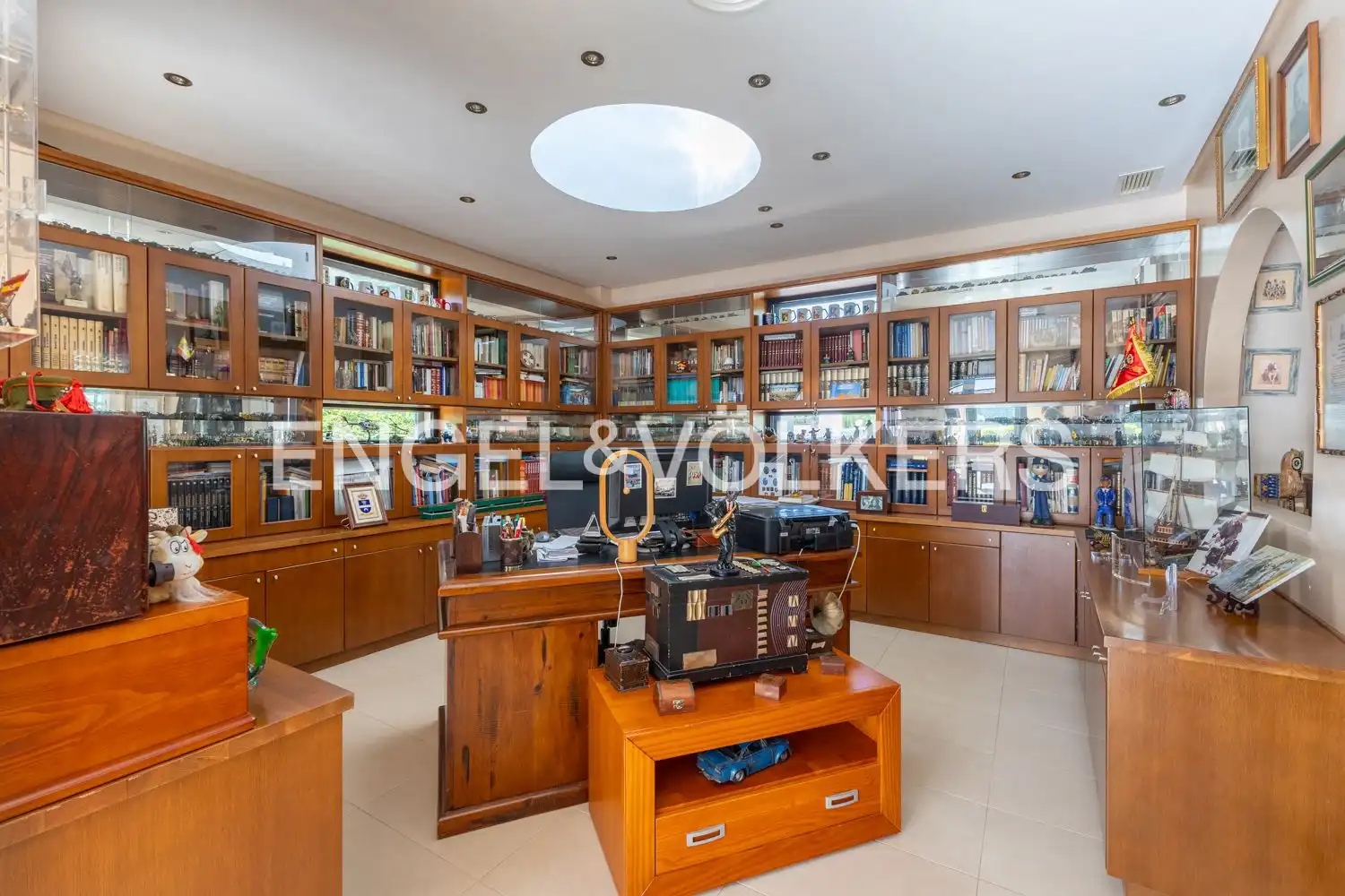 Houses for sale in Gilet  with Air Conditioner, Heating and Private garden