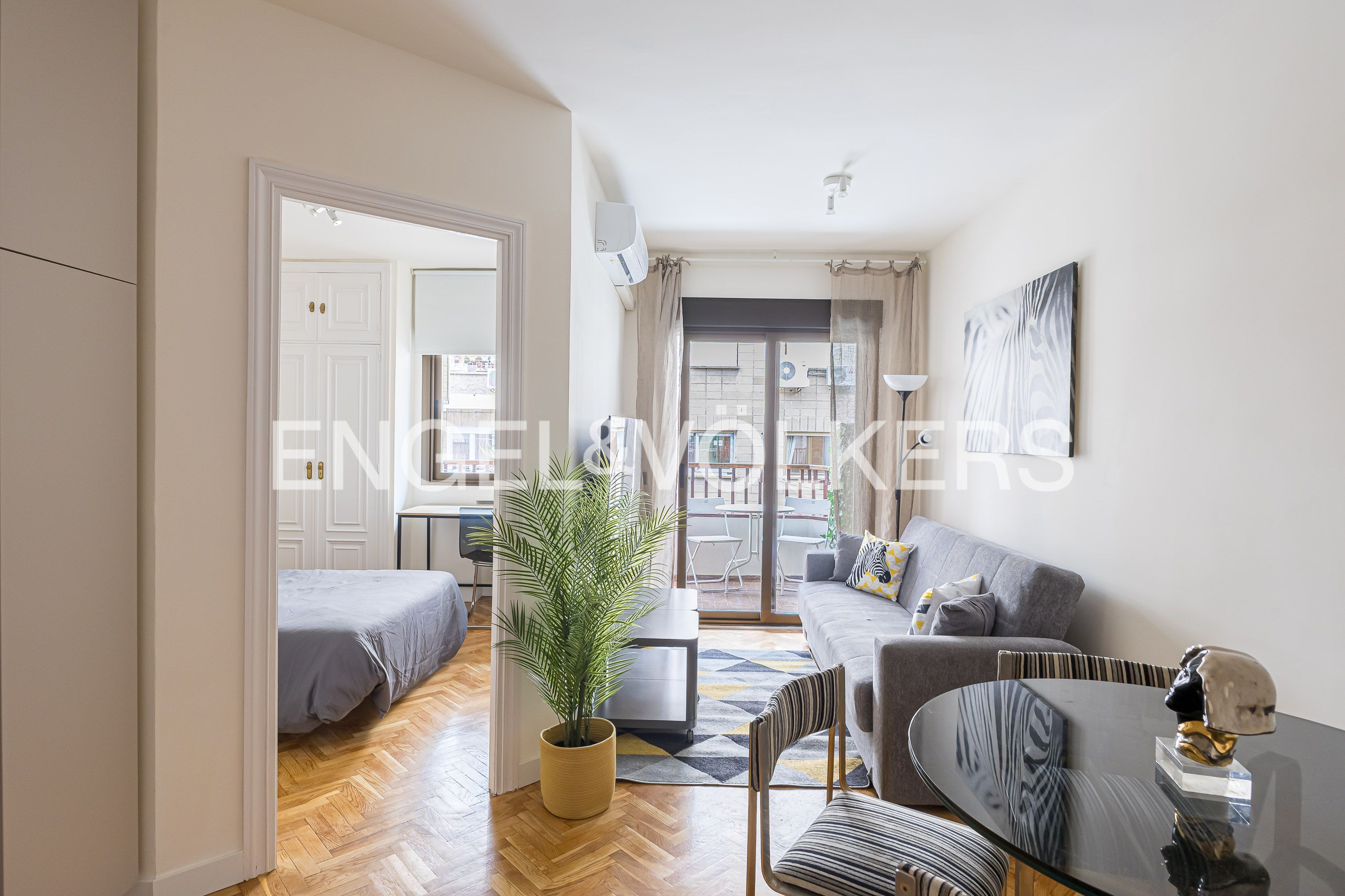 Exterior view of Apartment to rent in  Madrid Capital  with Air Conditioner, Heating and Parquet flooring