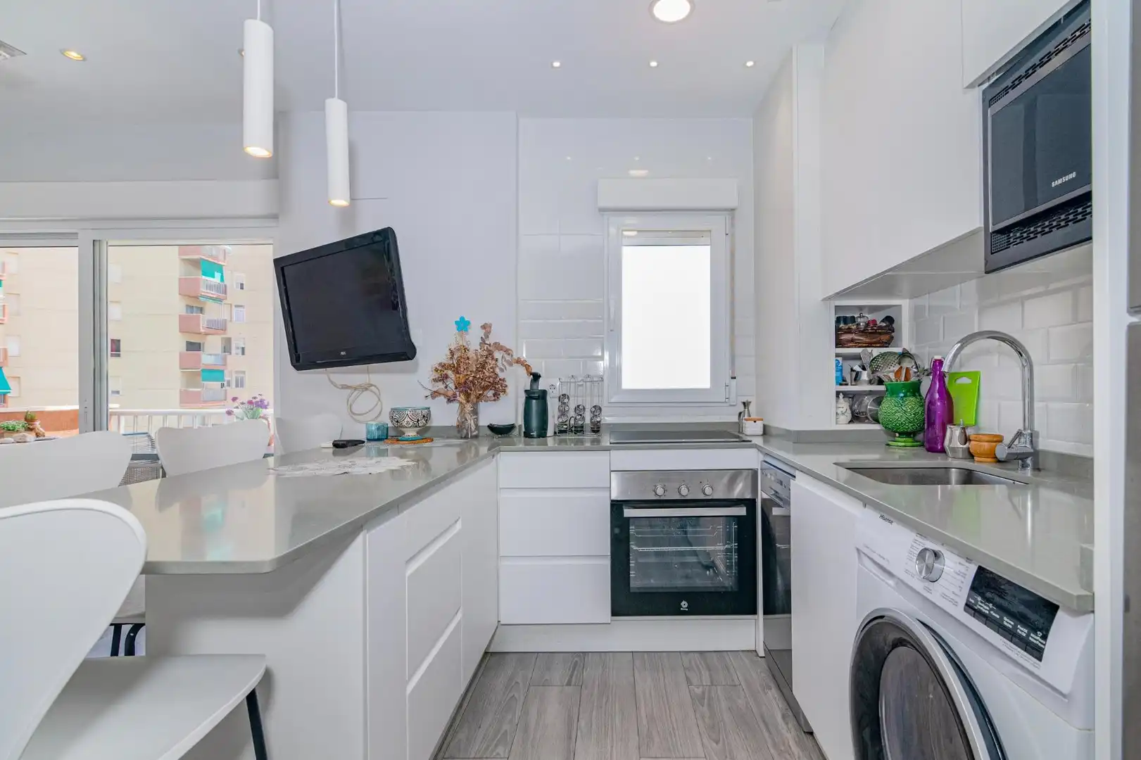 Apartamento con piscina en venta en Paseo REINA SOFIA 3, imagen 10