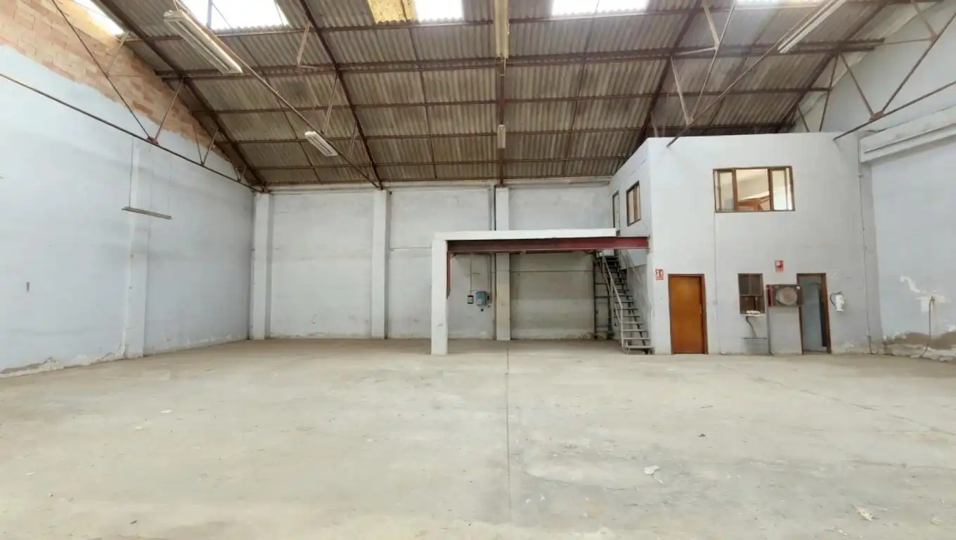 Fabrikhallen zum Verkauf in Puçol
