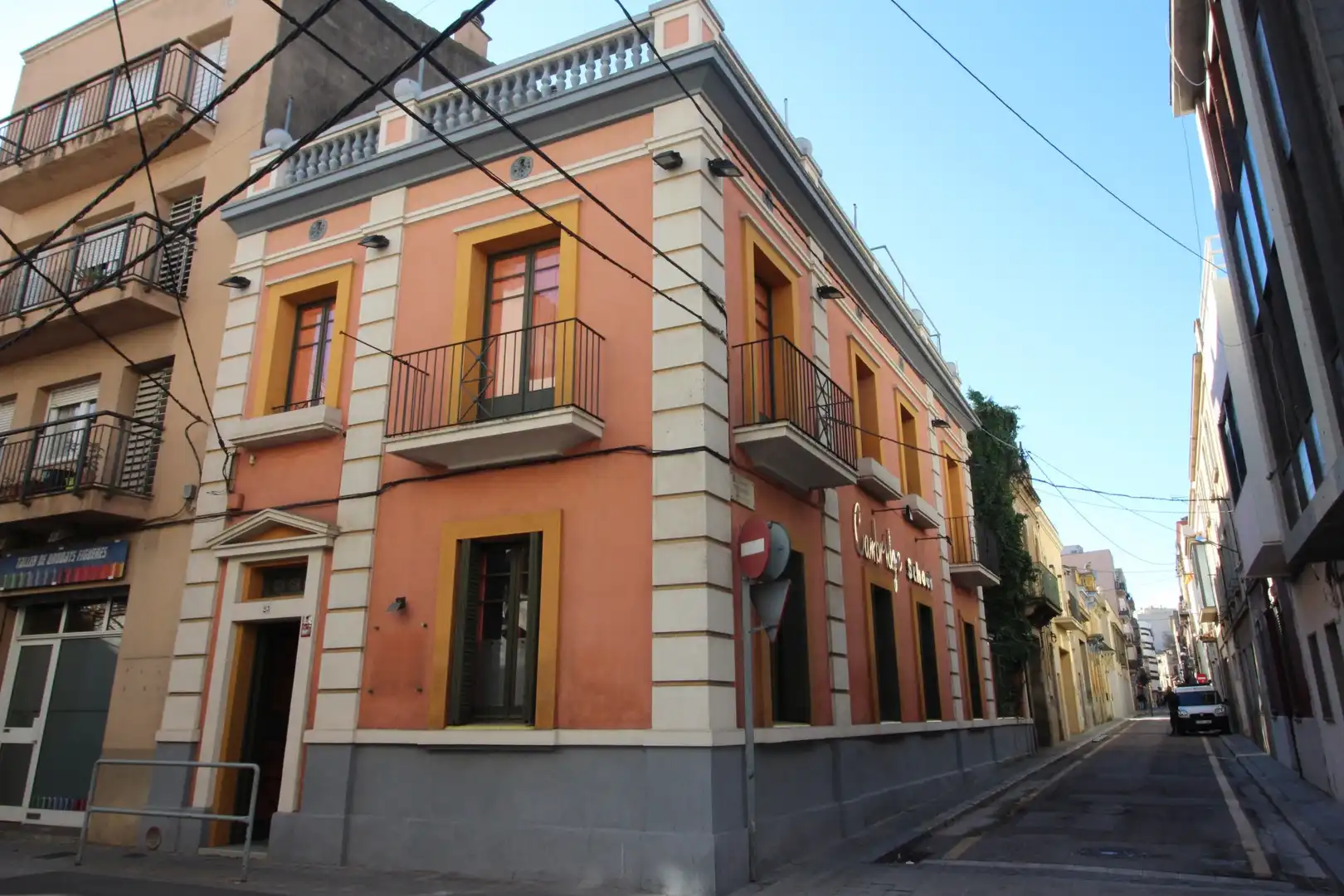 Vista exterior de Casa o chalet en venta en Figueres con Calefacción