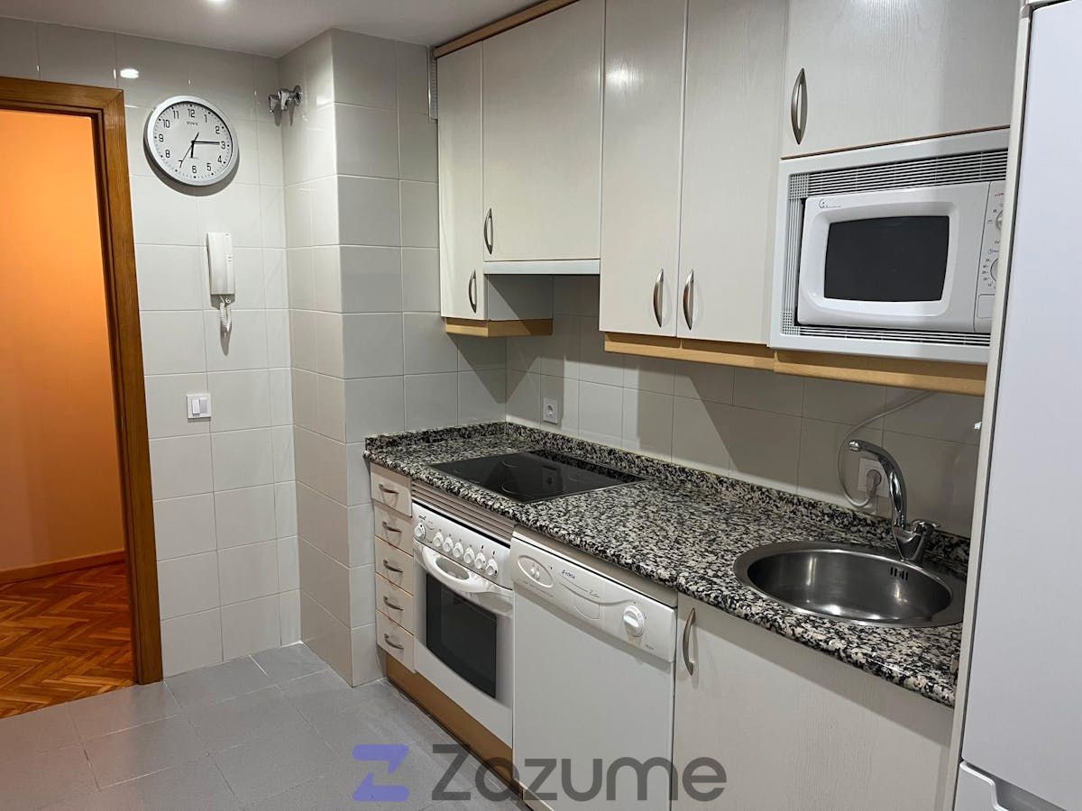 Cocina de Piso de alquiler en Guadalajara Capital con Aire acondicionado, Calefacción y Jardín privado